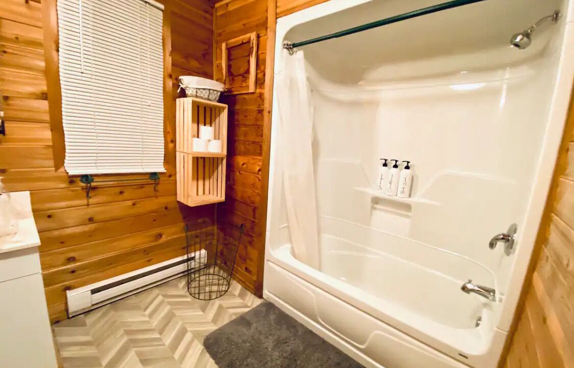 Photo of Bathroom in Joly