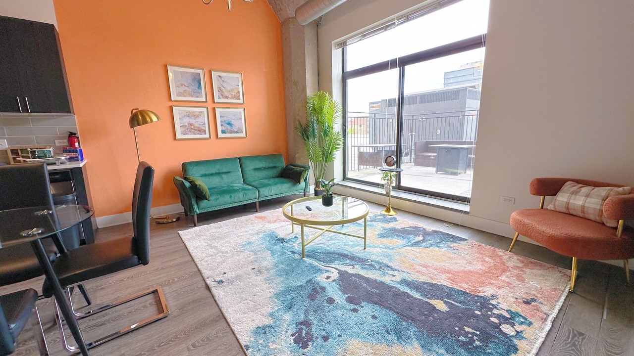 Photo of Livingroom in Near South Side