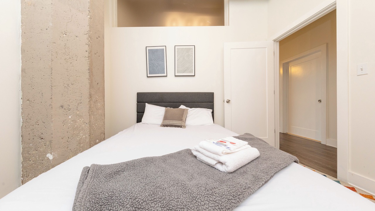 Photo of Bedroom in Near South Side