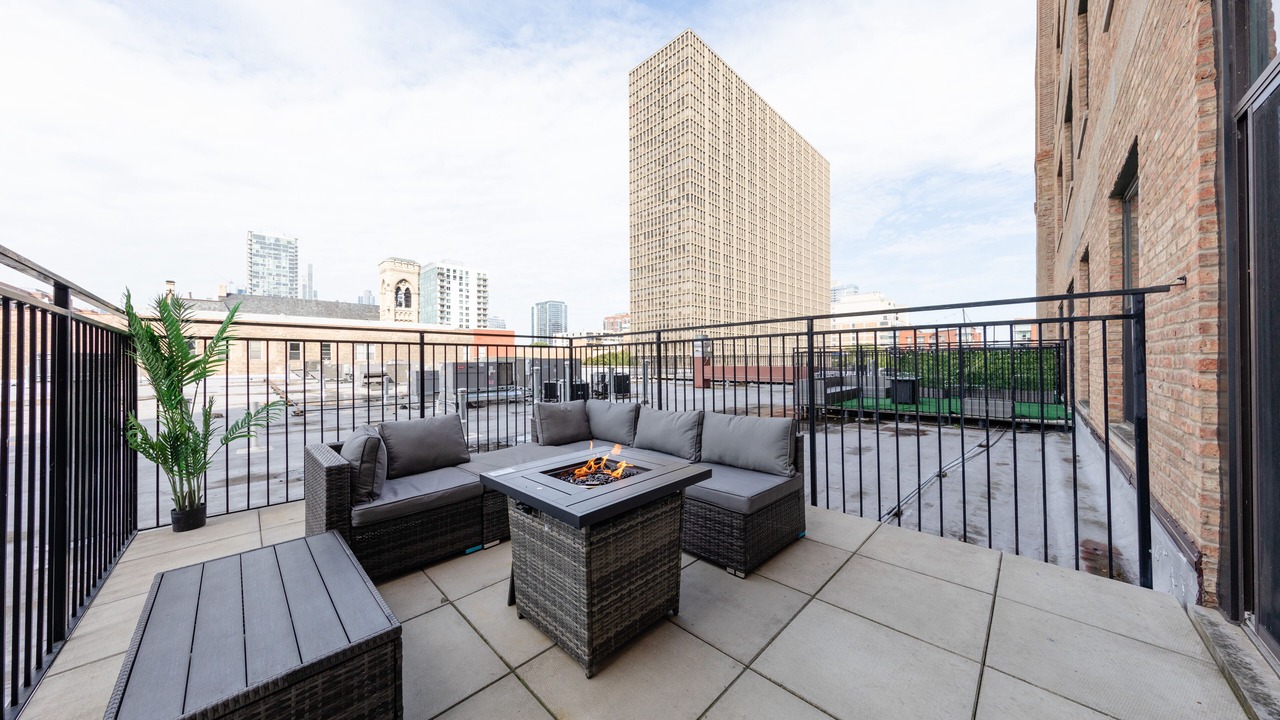 Photo of Patio Balcony in Near South Side