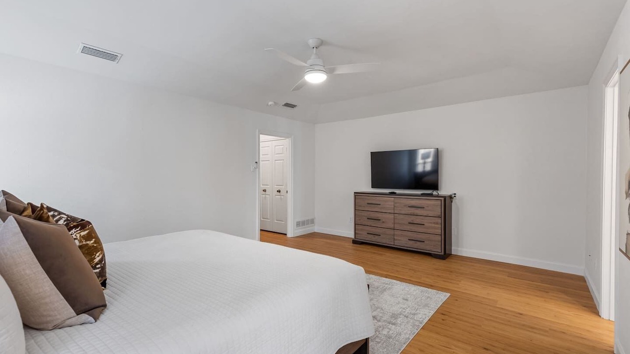 Photo of Bedroom in Far North Dallas