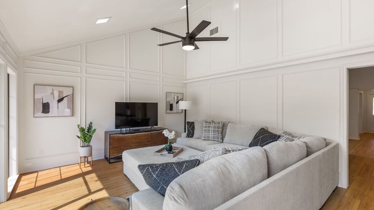 Photo of Livingroom in Far North Dallas