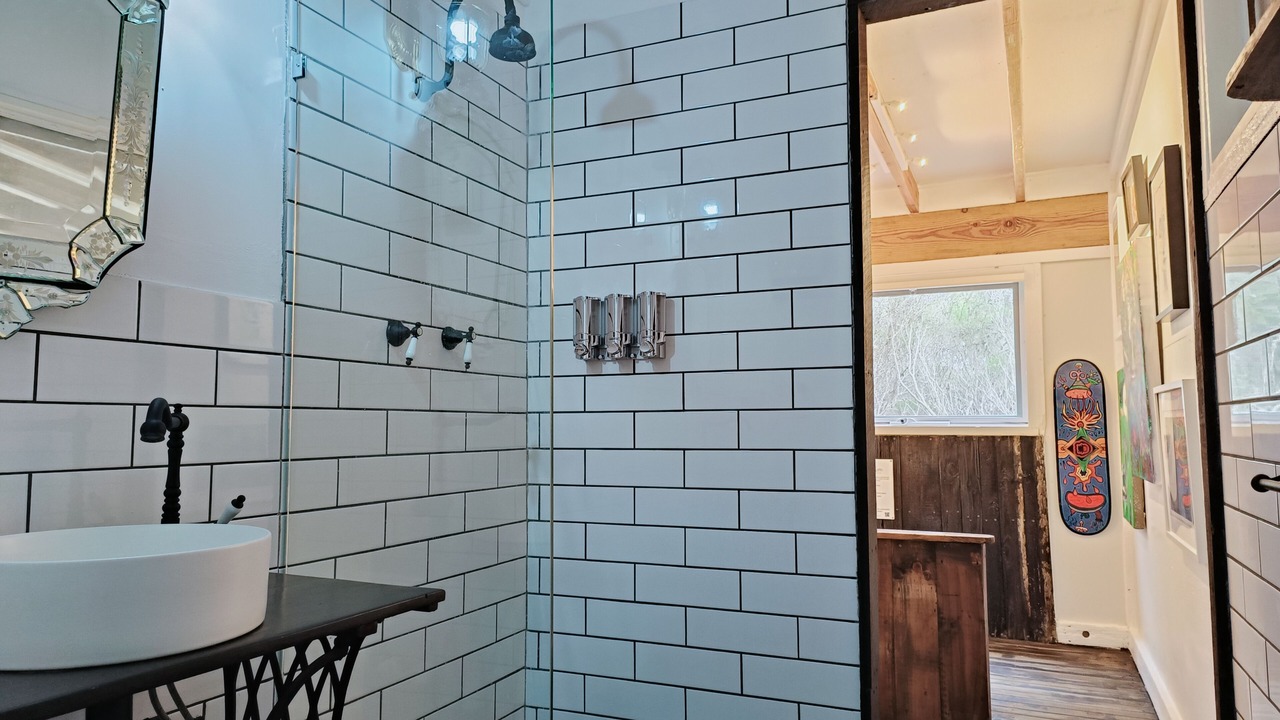 Photo of Bathroom in Newland