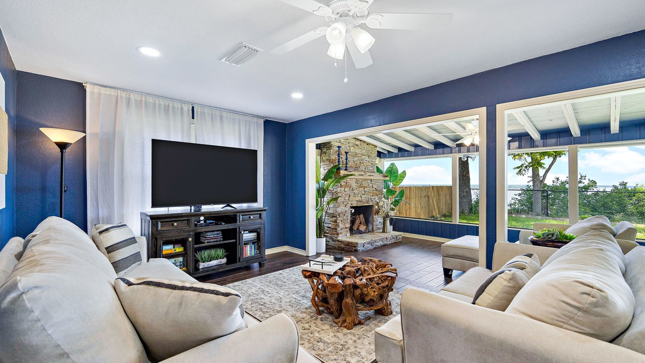 Photo of Livingroom in Whitney