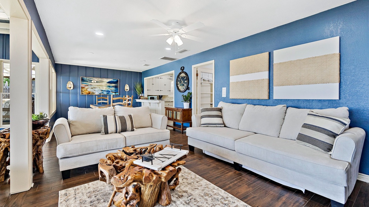 Photo of Livingroom in Whitney