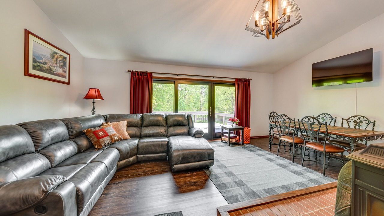 Photo of Livingroom in Bassett