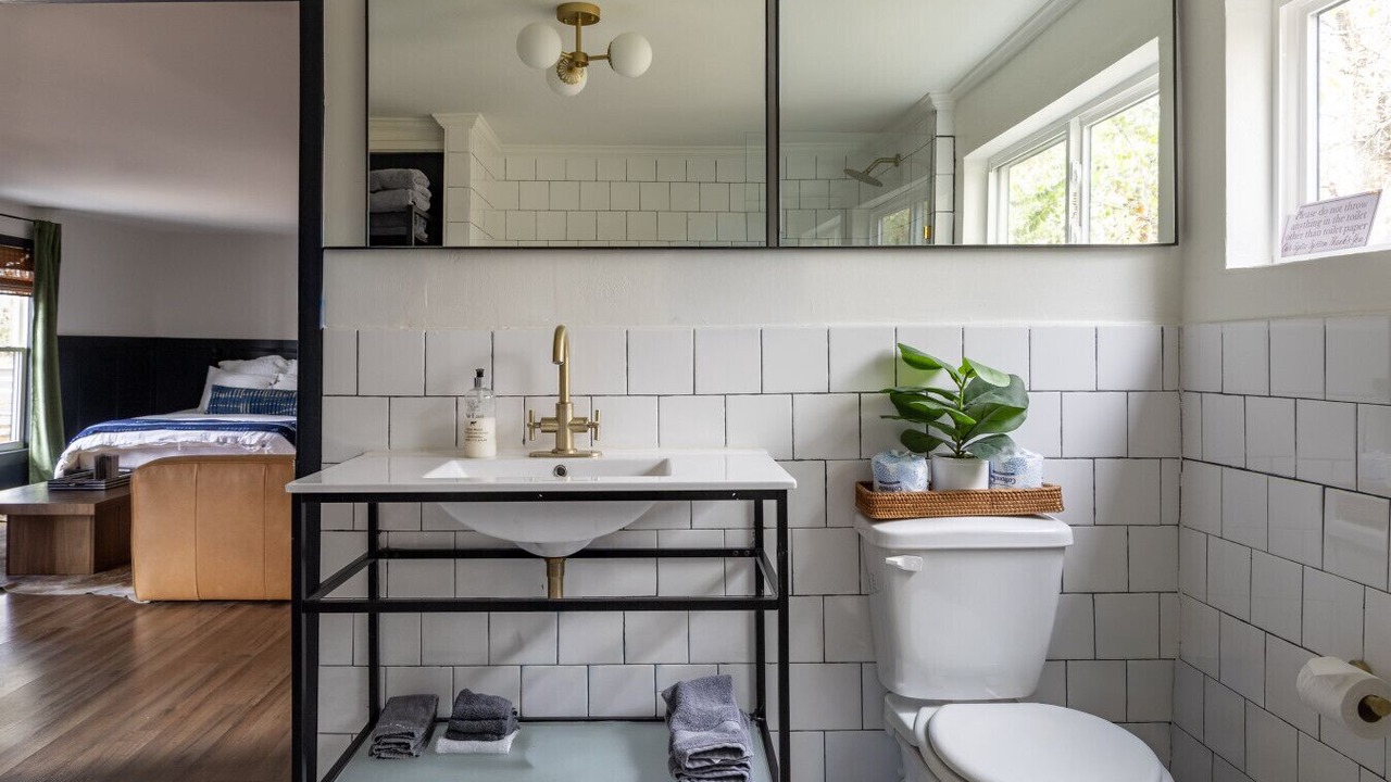 Photo of Bathroom in Round Top