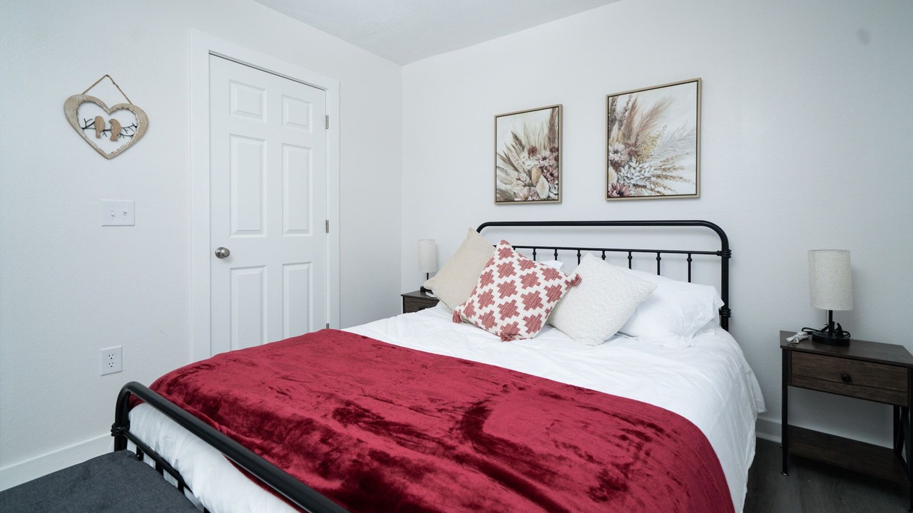 Photo of Bedroom in Elkland