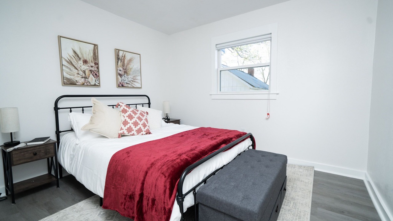 Photo of Bedroom in Elkland