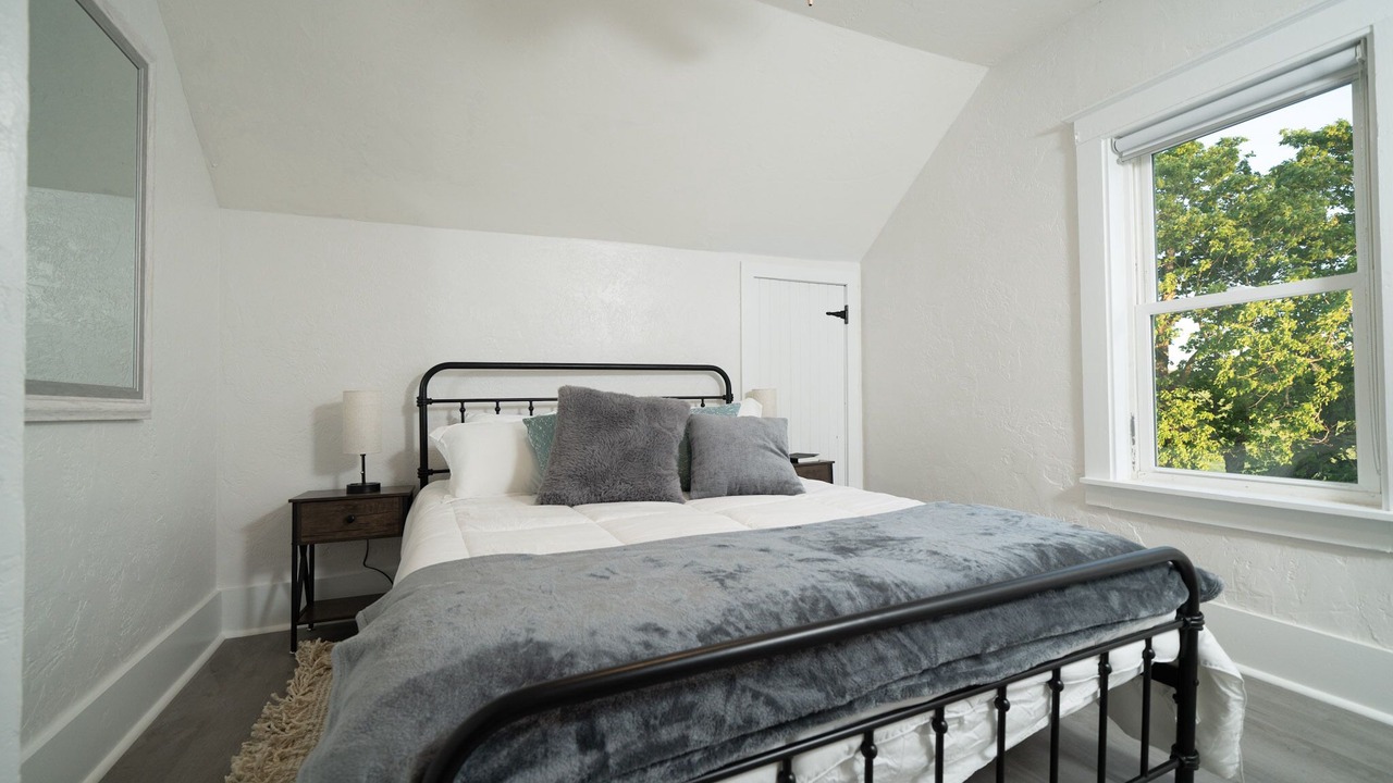 Photo of Bedroom in Elkland