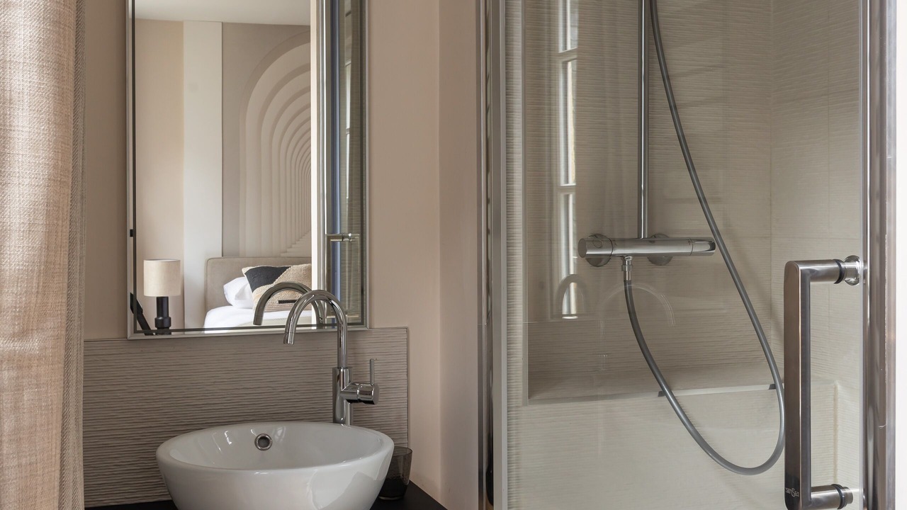 Photo of Bathroom in Centre