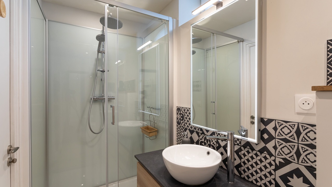 Photo of Bathroom in Centre