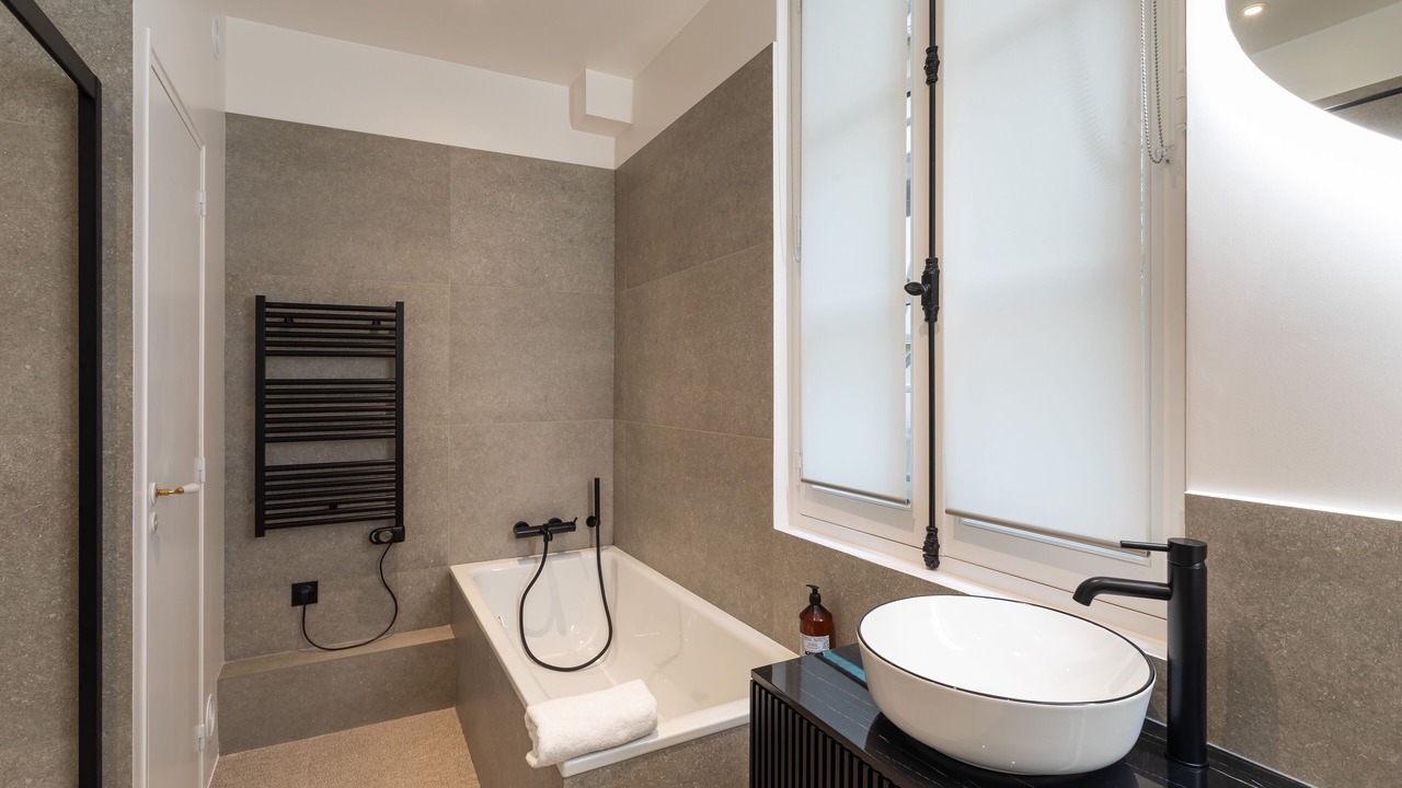 Photo of Bathroom in Centre