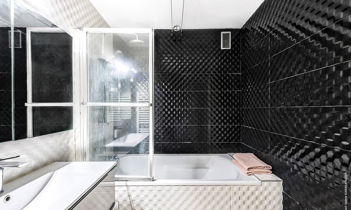 Photo of Bathroom in Porte-Dauphine