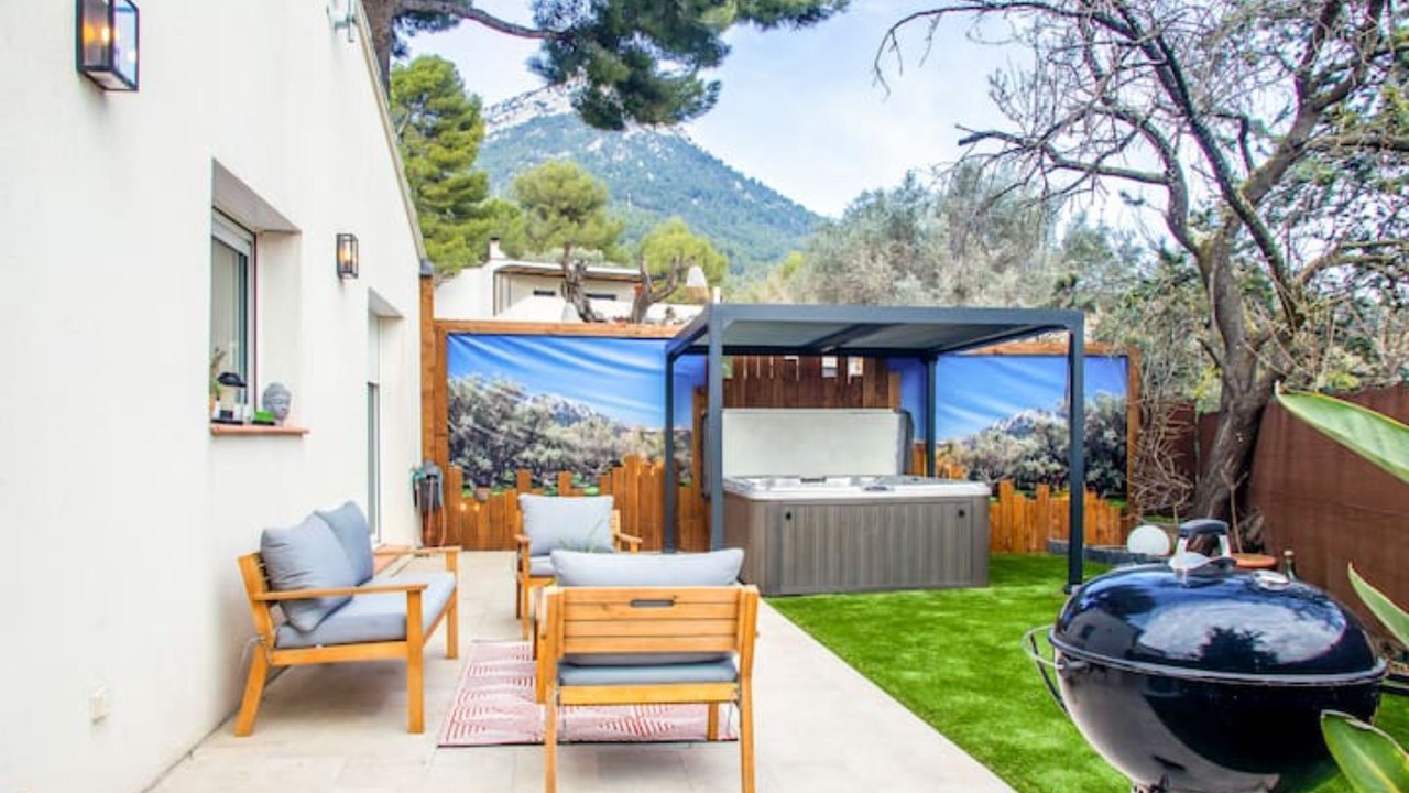 Photo of Patio Balcony in La Valette-du-Var
