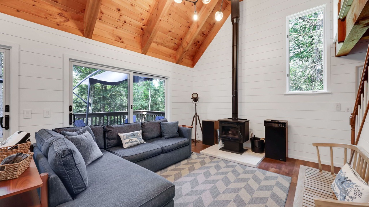 Photo of Livingroom in Tolland