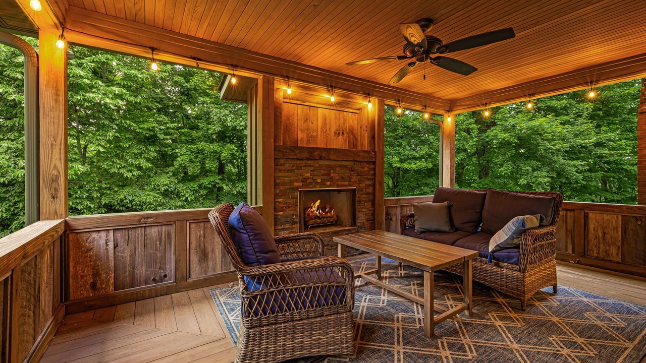 Photo of Livingroom in Hendersonville