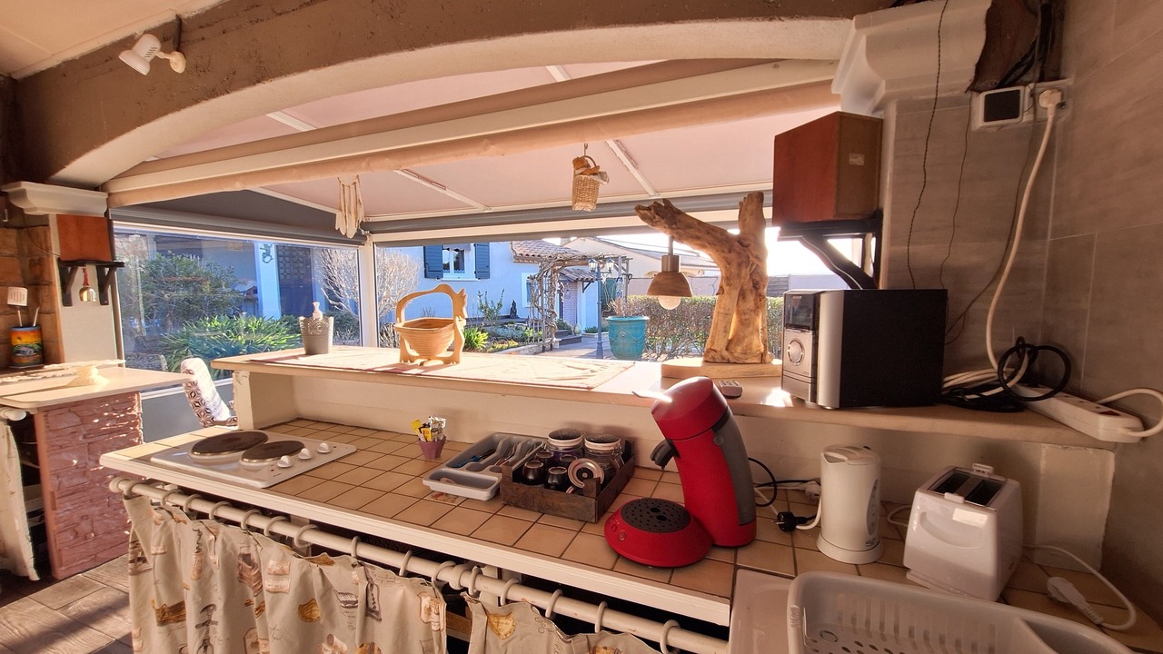 Photo of Kitchen in Rousson