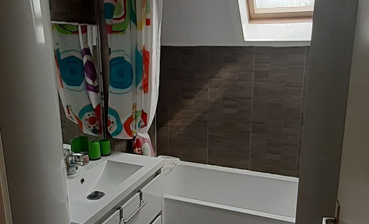 Photo of Bathroom in La Louptiere-Thenard