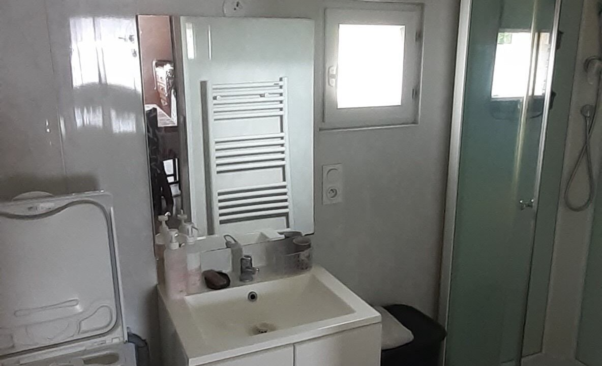 Photo of Bathroom in La Louptiere-Thenard