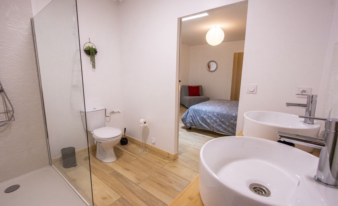 Photo of Bathroom in Thezan-des-Corbieres