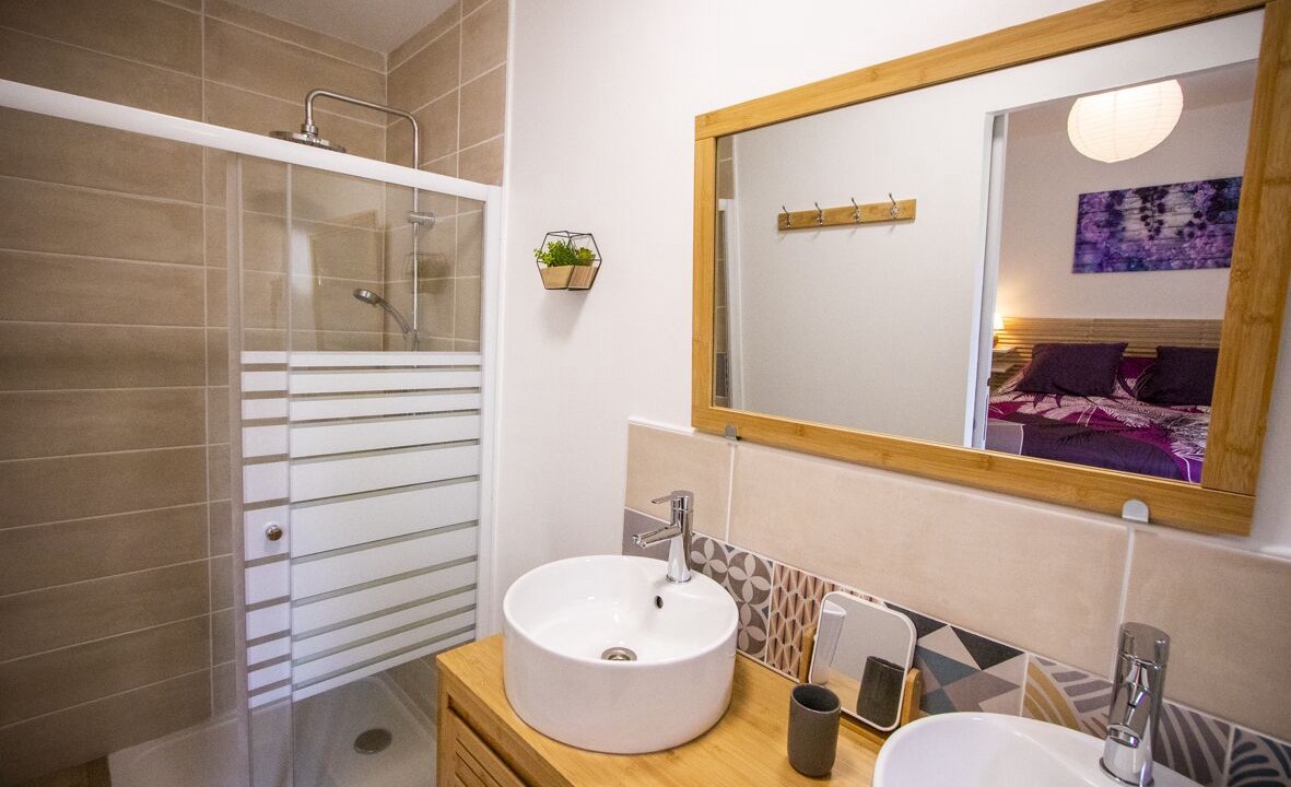 Photo of Bathroom in Thezan-des-Corbieres