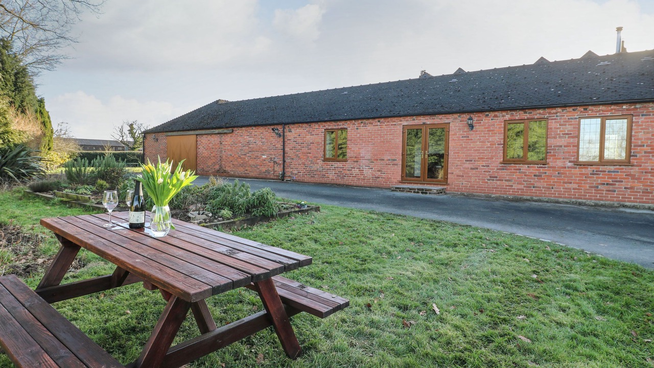 Photo of Outdoor in Calwich