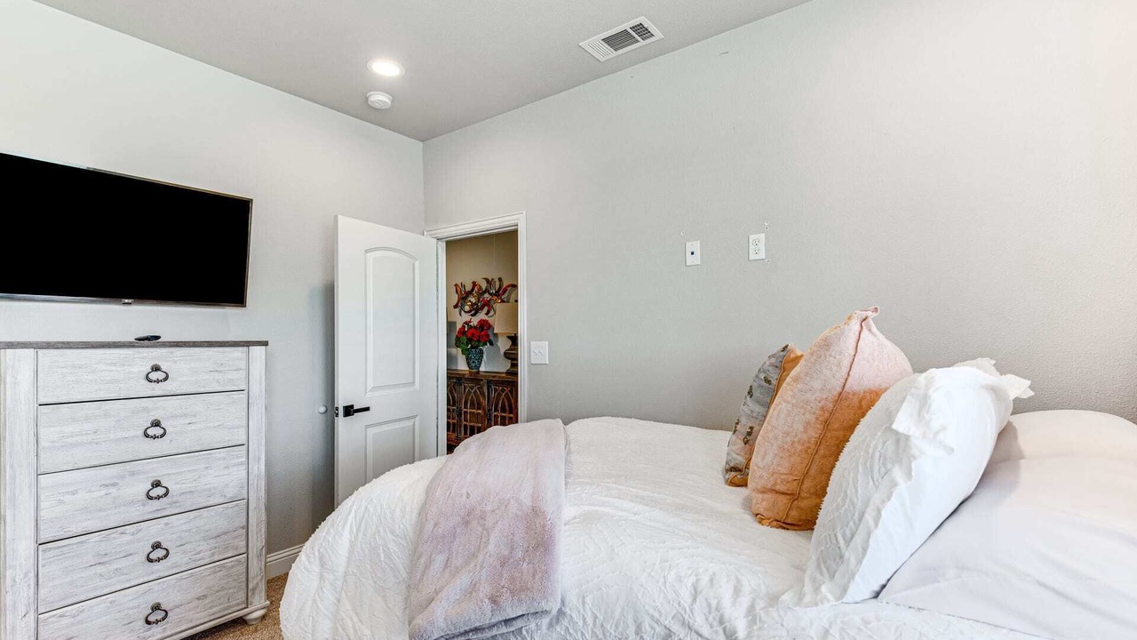 Photo of Bedroom in Hunt County