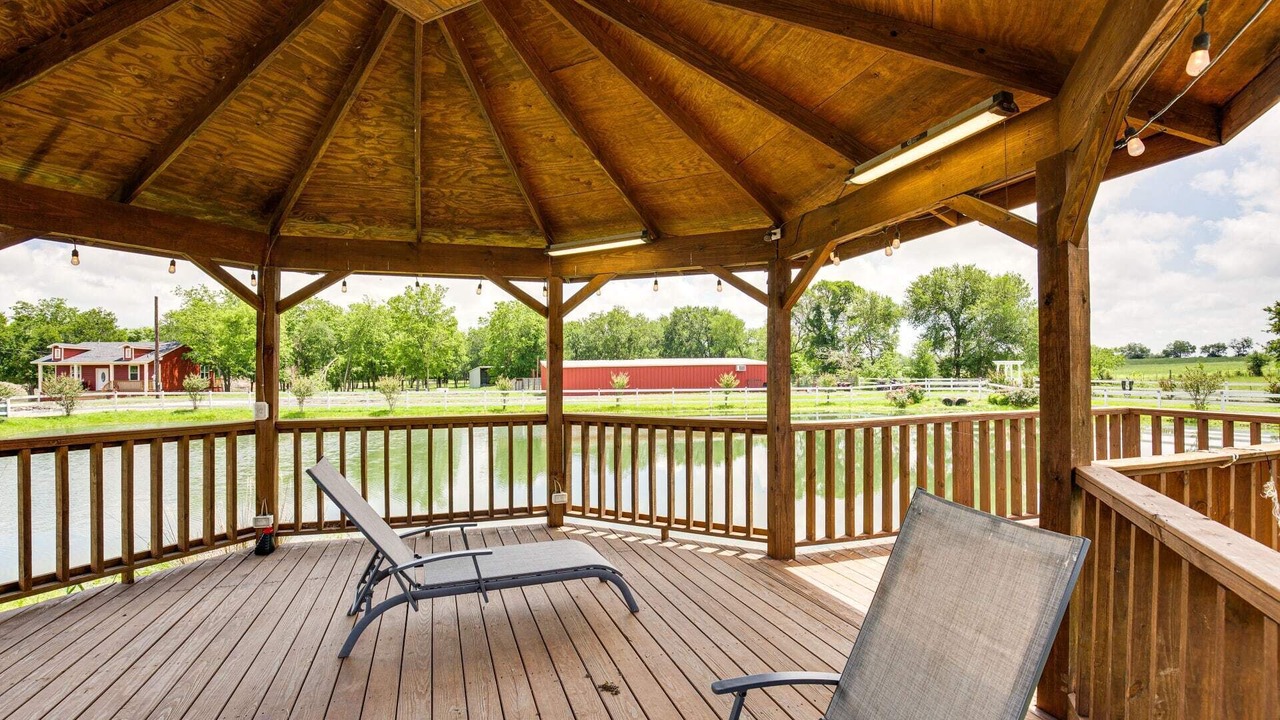 Photo of Patio Balcony in Hunt County