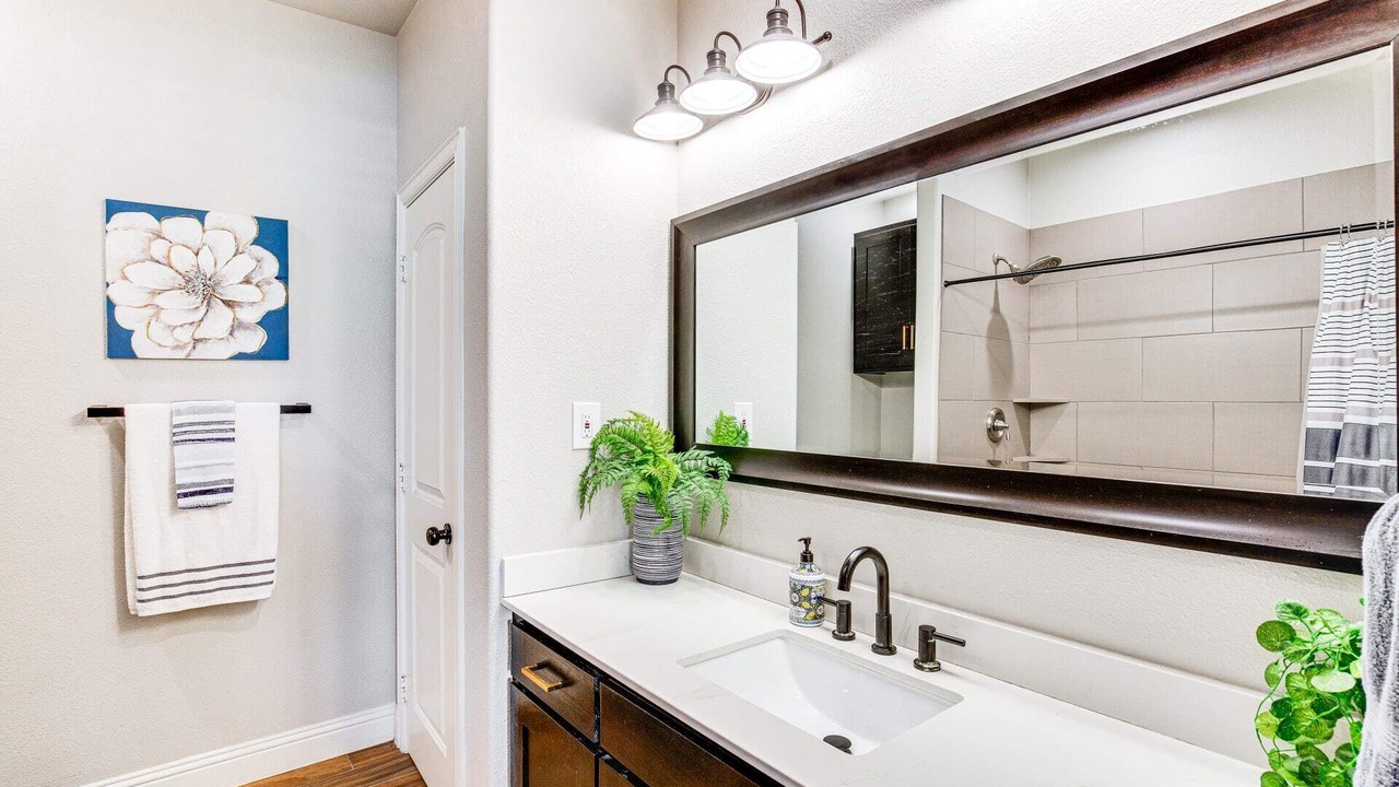 Photo of Bathroom in Hunt County