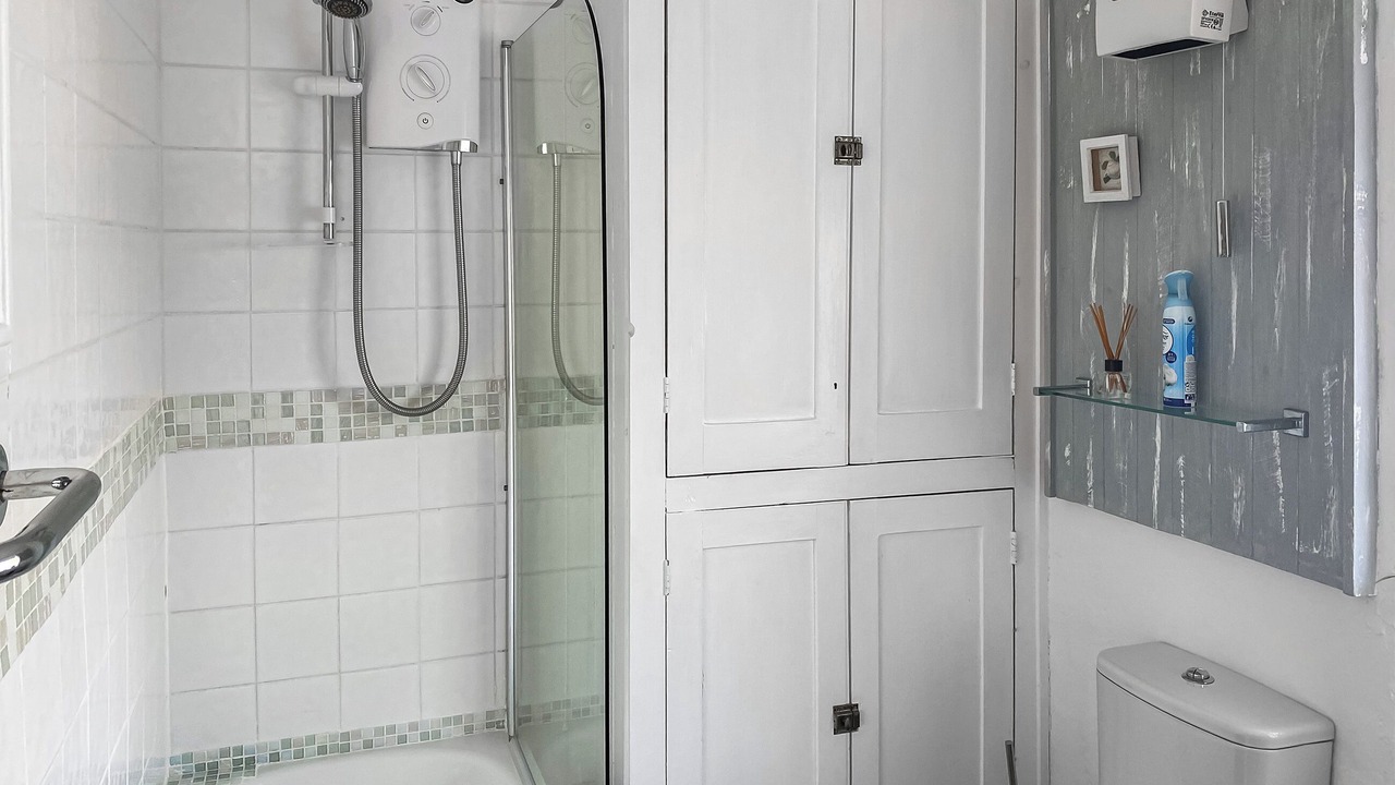 Photo of Bathroom in St. Mawes