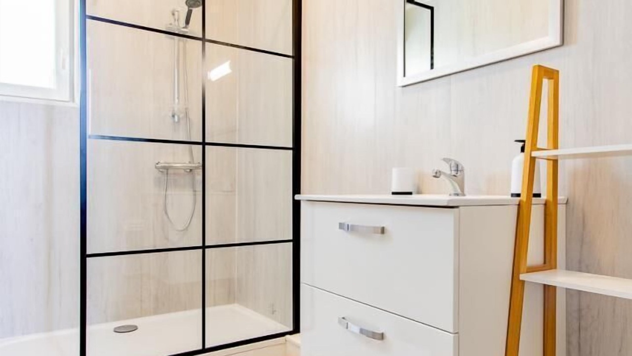 Photo of Bathroom in Perrigny-sur-Loire