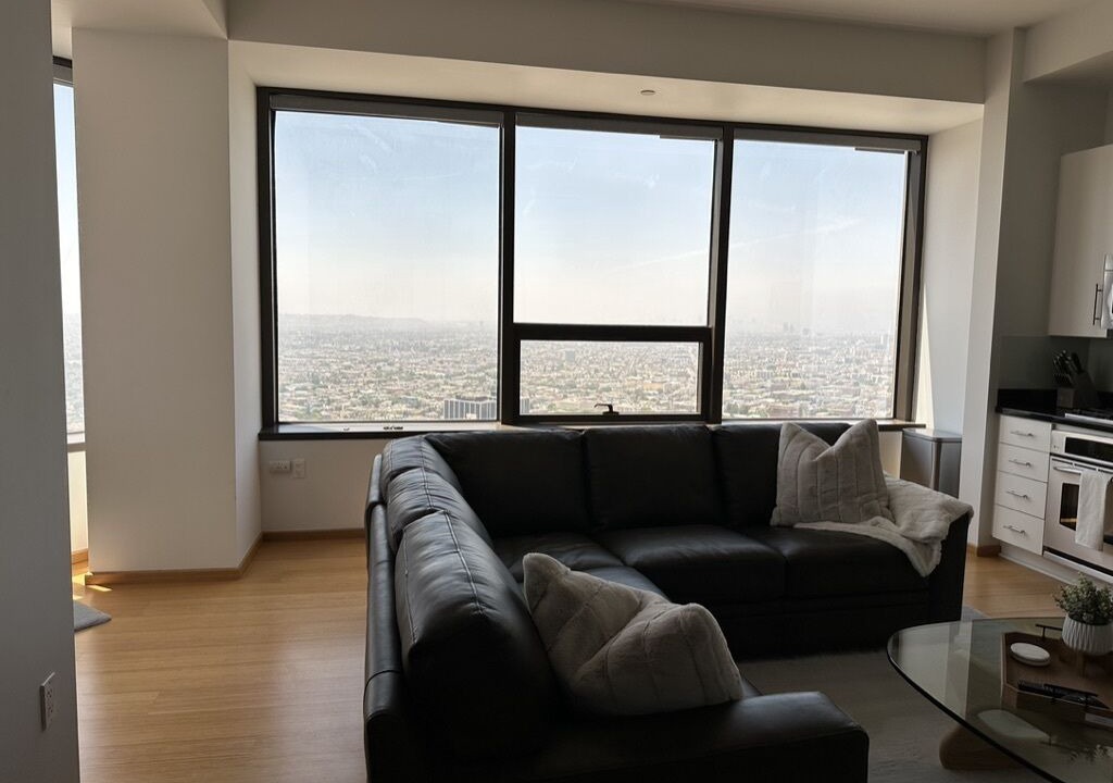 Photo of Livingroom in Westlake South