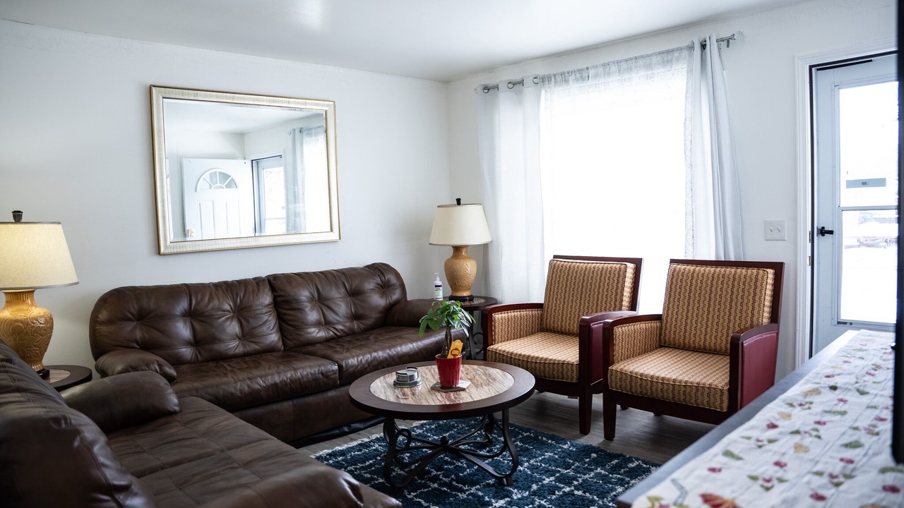 Photo of Livingroom in Romulus