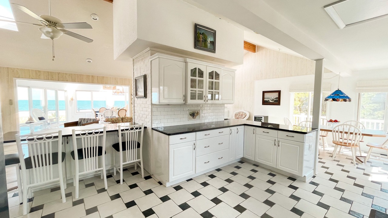 Photo of Kitchen in Loveladies