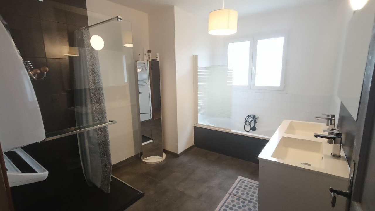 Photo of Bathroom in Urt