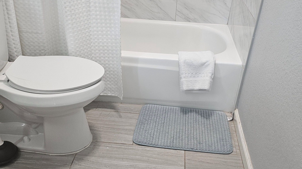 Photo of Bathroom in Montopolis