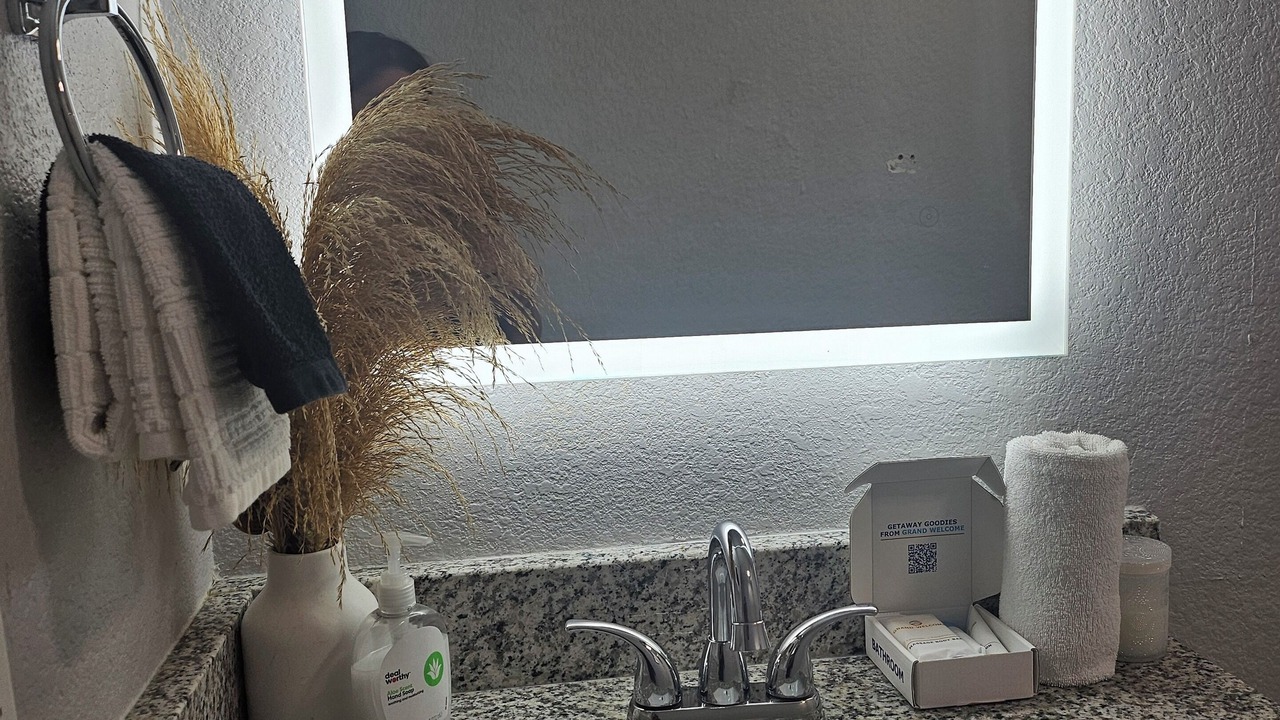 Photo of Bathroom in Montopolis