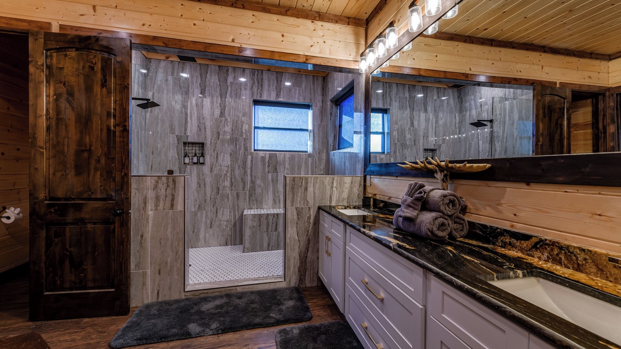 Photo of Bathroom in Broken Bow