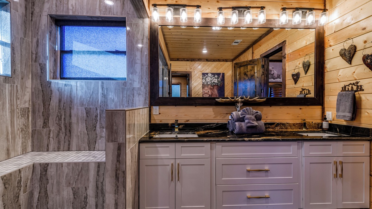 Photo of Bathroom in Broken Bow