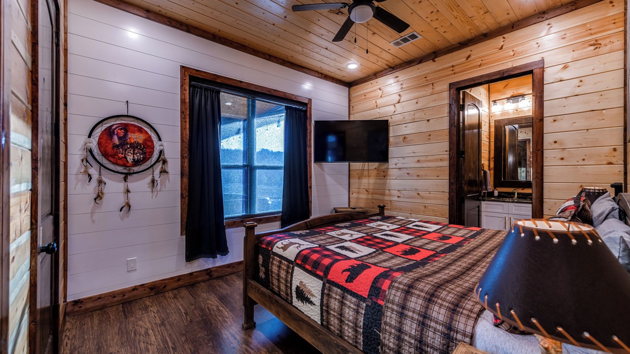Photo of Bedroom in Broken Bow
