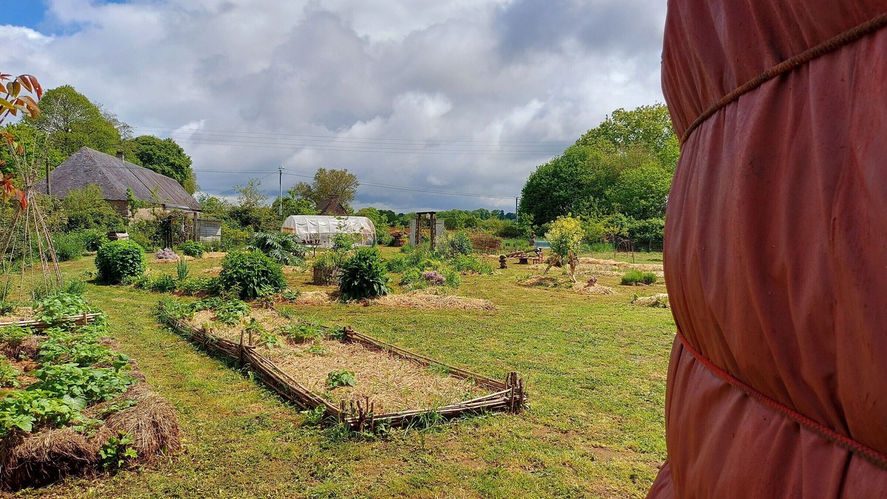 Photo of Outdoor in Montenay