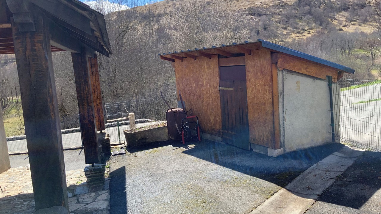 Photo of Outdoor in Poubeau
