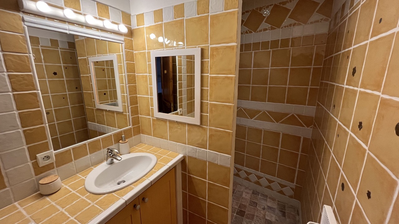 Photo of Bathroom in Flayosc