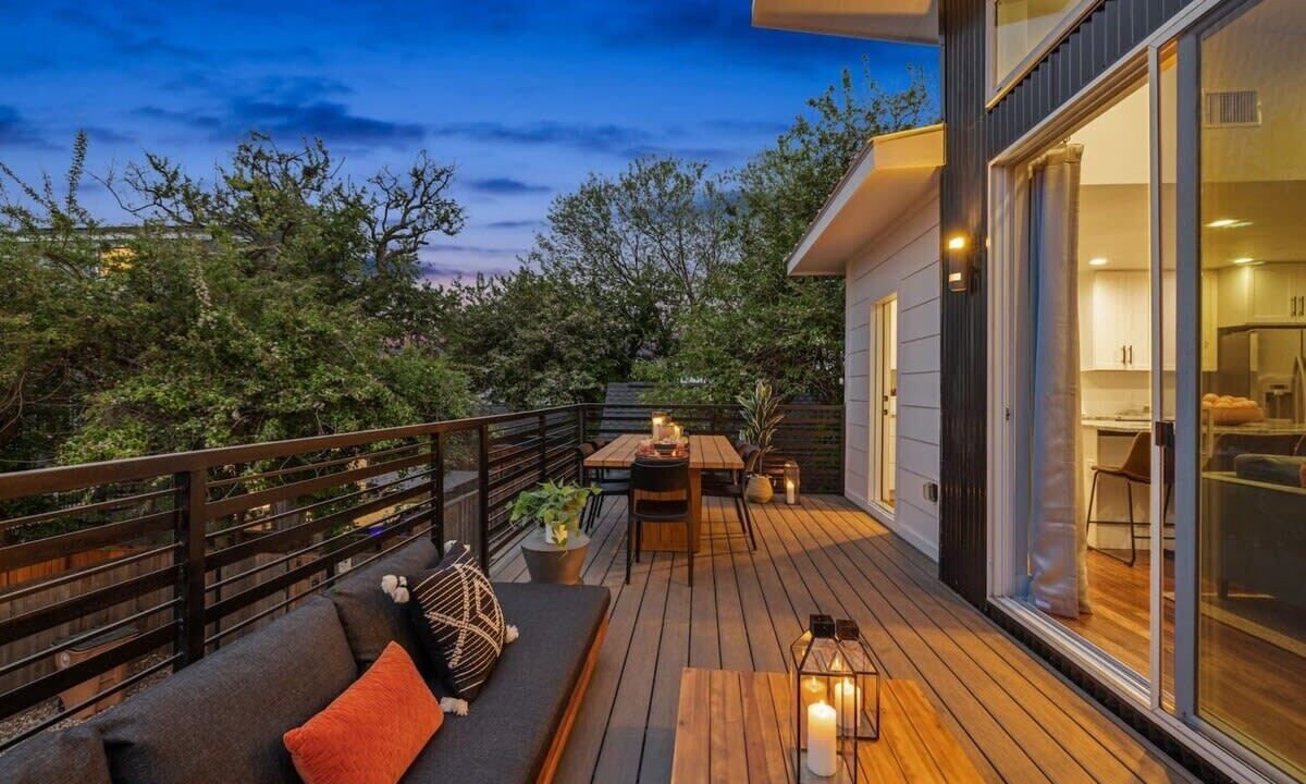 Photo of Patio Balcony in Govalle