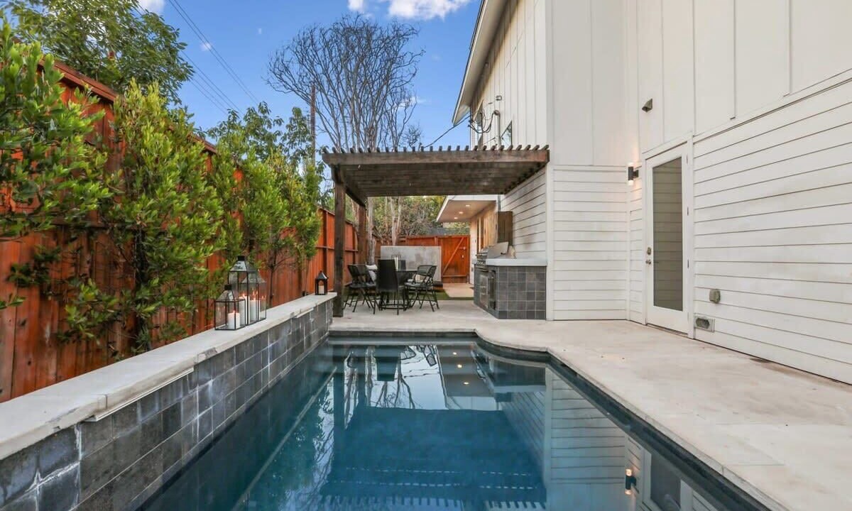 Photo of Outdoor in Govalle