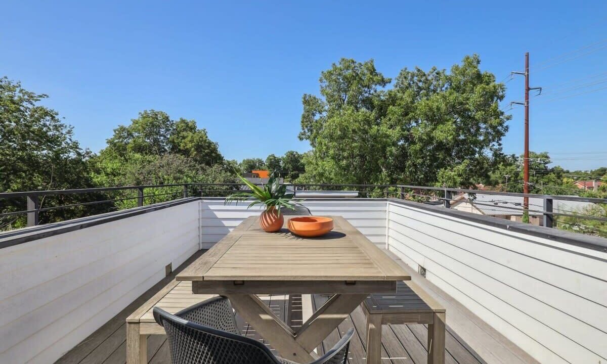 Photo of Outdoor in Govalle