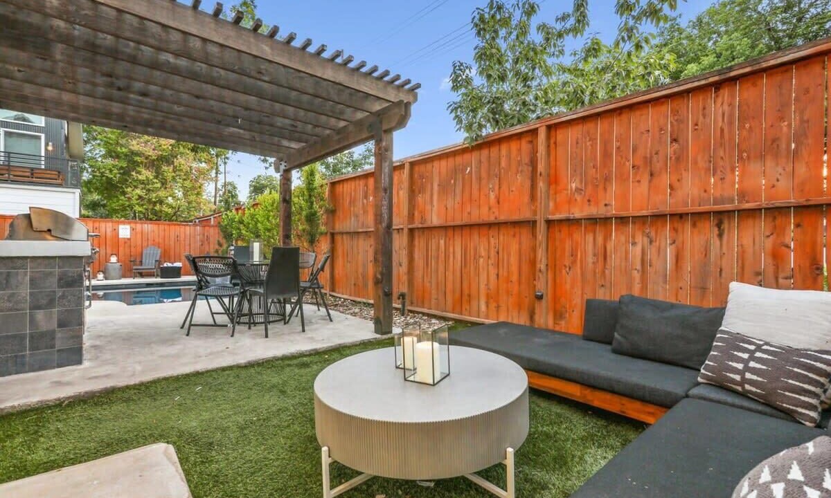 Photo of Outdoor in Govalle