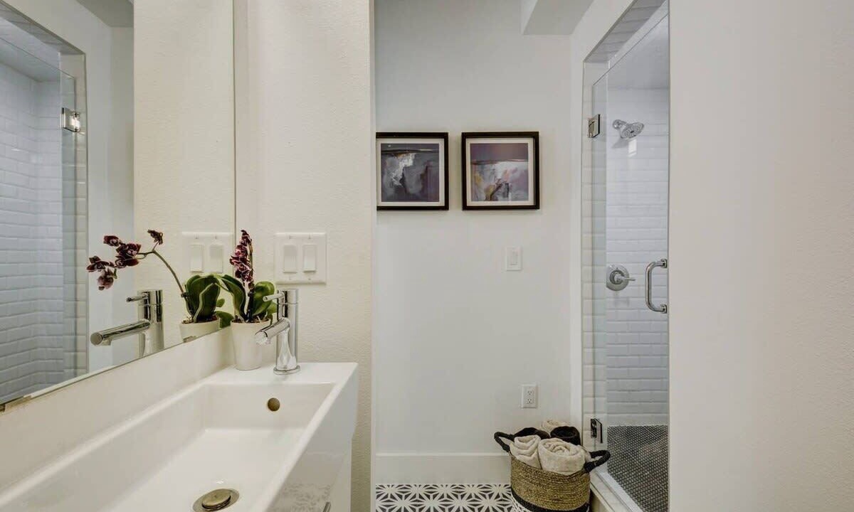 Photo of Bathroom in Govalle