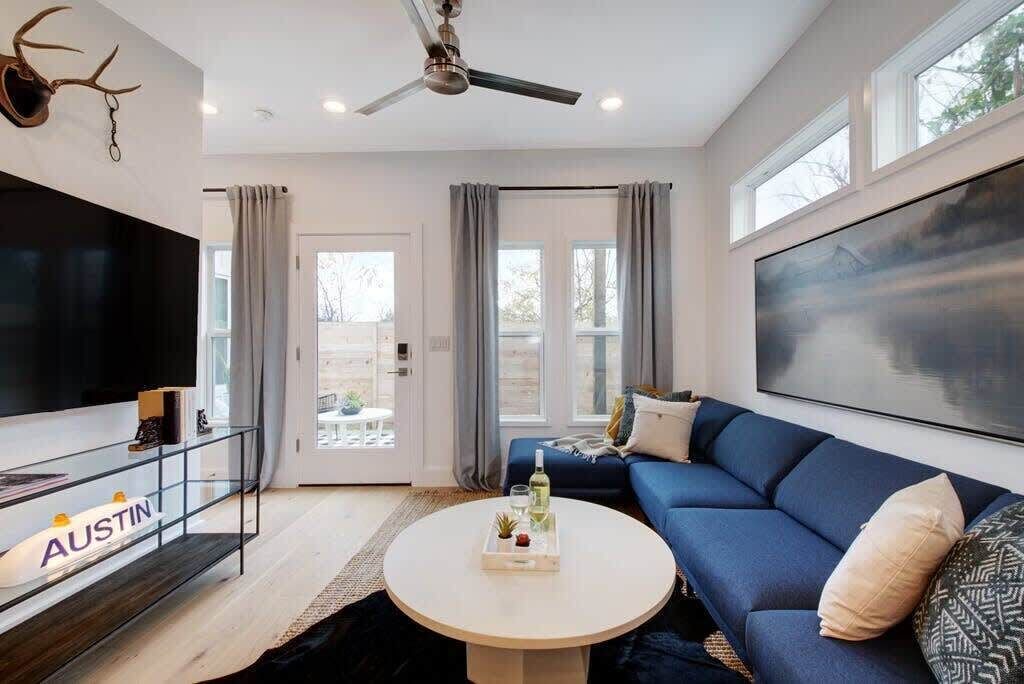 Photo of Livingroom in East MLK